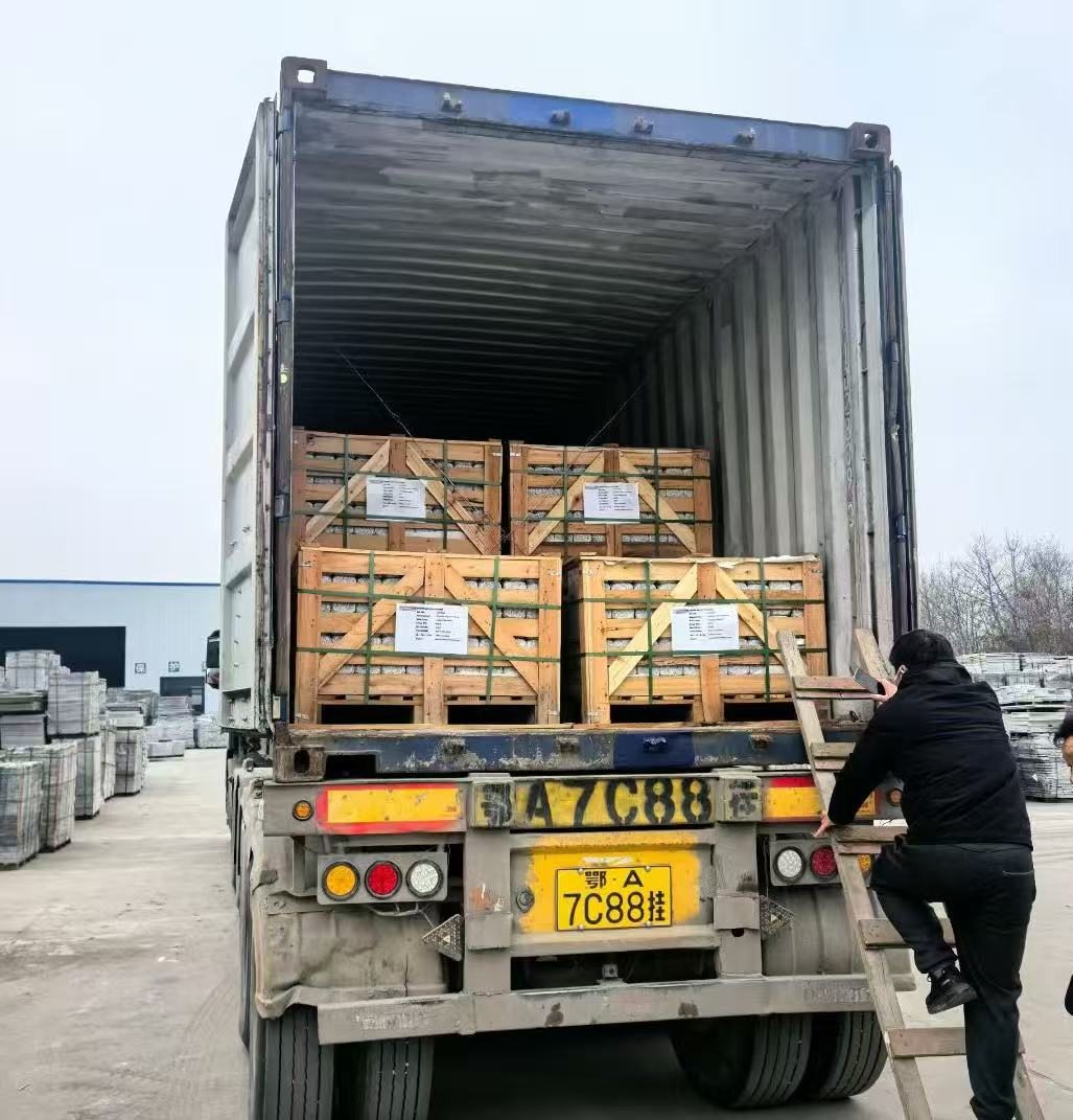 Stone container loading